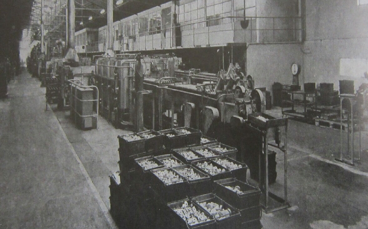 Atelier de frittage des pièces mécaniques en 1971