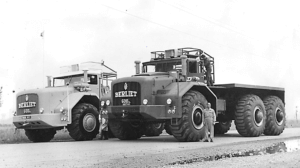 Deux camions bien massifs fabriqués par Berliet